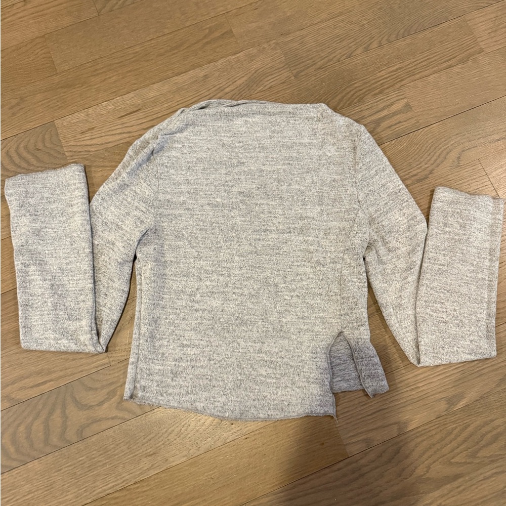 Light Gray Knit Long Sleeve Top